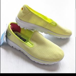 SKECHERS Go walk memory foam Slip-on Sneakers